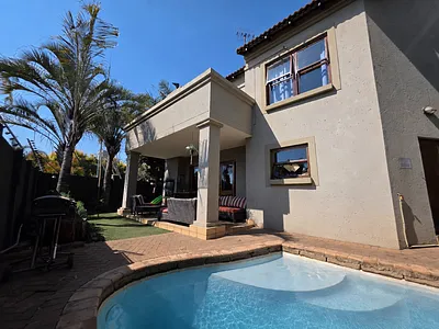 3 Bedroom Townhouse For Sale in Pretoria - UxJz.webp
