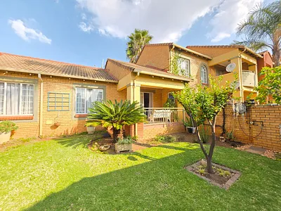 2 Bedroom Townhouse For Sale in Pretoria - ZJoM.webp