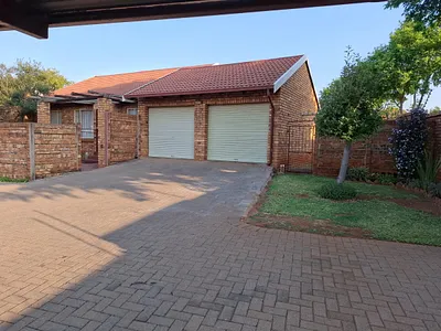 2 Bedroom Townhouse For Sale in Centurion - img