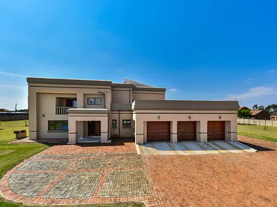 5 Bedroom House For Sale in Pretoria - PM6r.webp