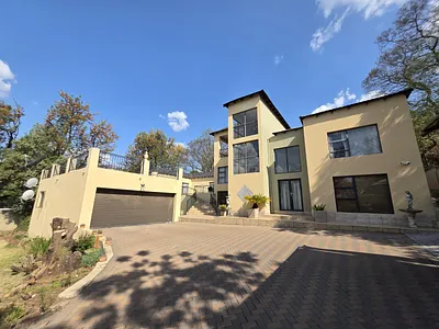 4 Bedroom House For Sale in Pretoria - iUq1.webp