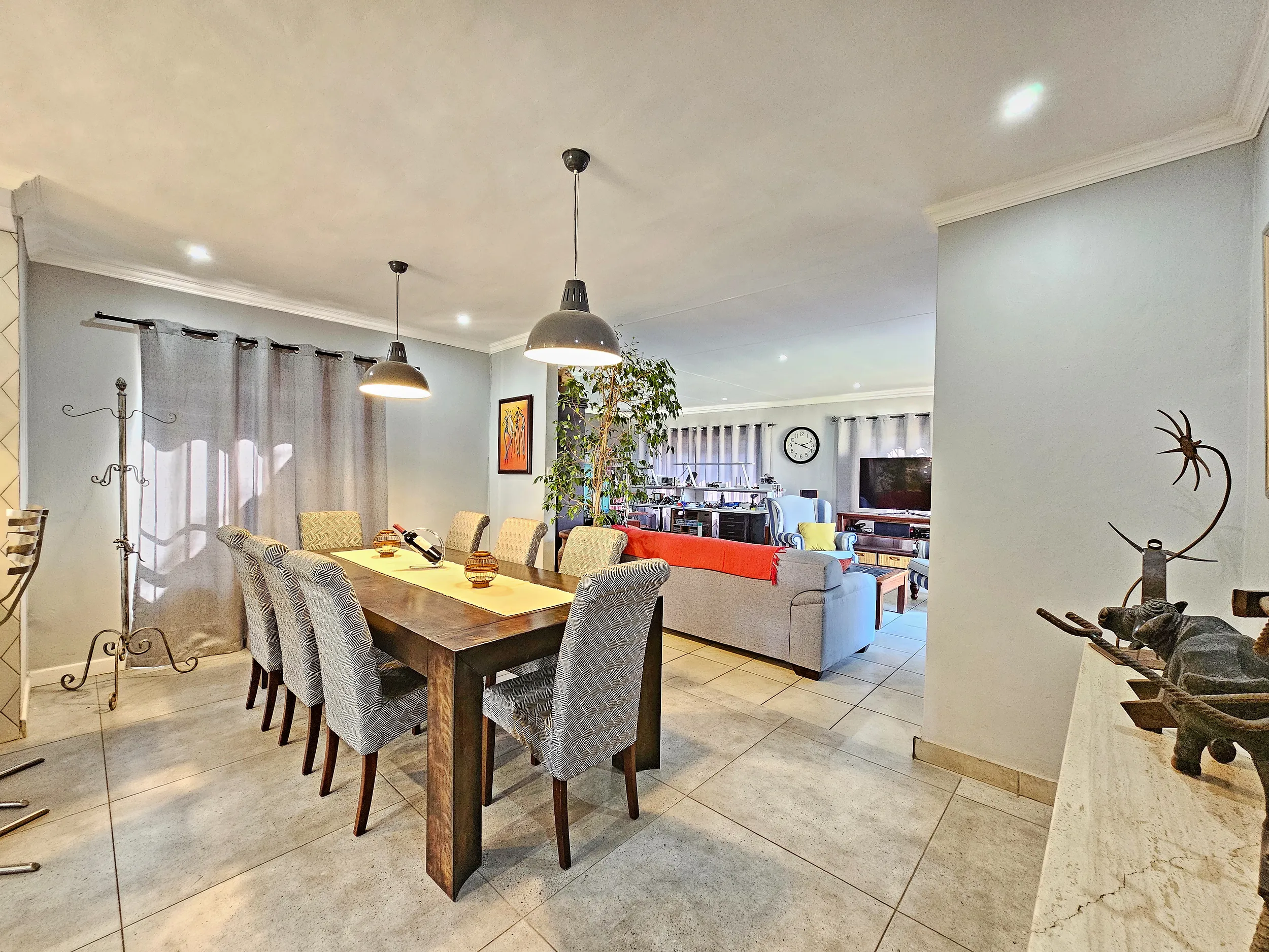 Carousel Indicator - uhci.webp