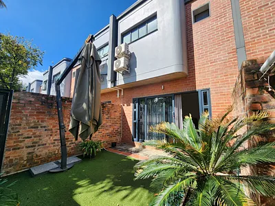 2 Bedroom Townhouse For Sale in Pretoria - 6fwJ.webp