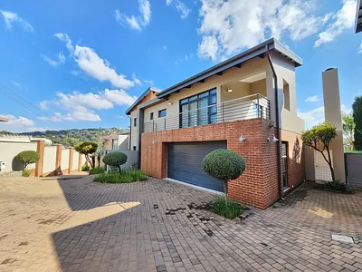 3 Bedroom Townhouse For Sale in Pretoria - 1hJp.webp