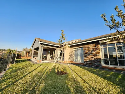 3 Bedroom House For Sale in Waterkloof Estate, Pretoria - 7Zwz.webp
