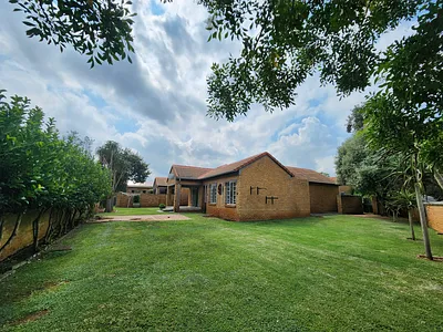 3 Bedroom Townhouse For Sale in Pretoria - ToPi.webp