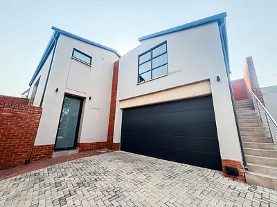 3 Bedroom House For Sale in Pretoria - 21rK.webp