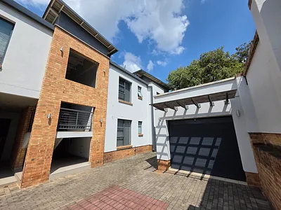 2 Bedroom Apartment For Sale in Pretoria - 0UwU.webp