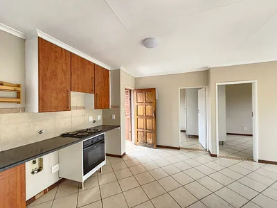 3 Bedroom Townhouse To Rent in Pretoria - MK83.webp