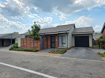 2 Bedroom House For Sale in Waterkloof Estate, Pretoria - Afl9.webp