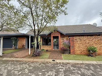 2 Bedroom Townhouse For Sale in Pretoria - 05YM.webp