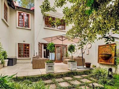 3 Bedroom Townhouse For Sale in Sandton - qspO.webp