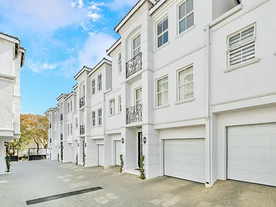 3 Bedroom Townhouse For Sale in Sandton - Bx1e.webp