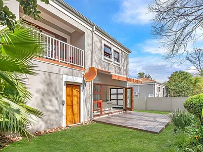 4 Bedroom Townhouse For Sale in Sandton - Wx0B.webp