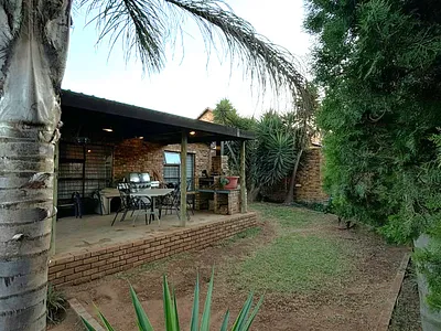 2 Bedroom House For Sale in Randburg - IiEz.webp