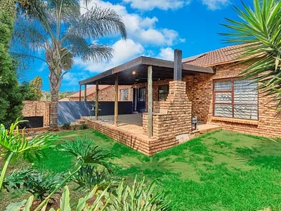 3 Bedroom Townhouse For Sale in Randburg - img