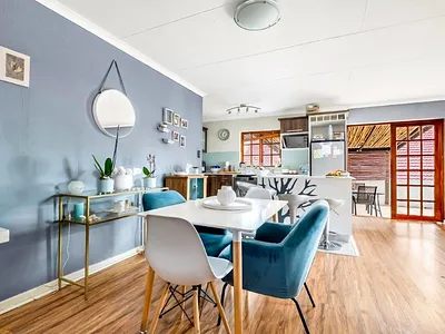 2 Bedroom Apartment For Sale in Sandton - img