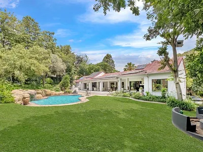 4 Bedroom House For Sale in Sandton - iYKv.webp