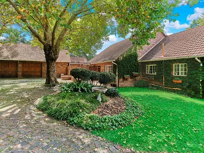 3 Bedroom House For Sale in Sandton - dkjz.webp