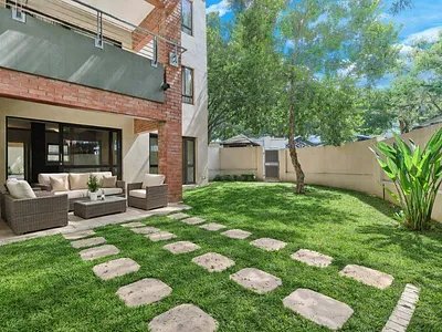 1 Bedroom Apartment For Sale in Sandton - img