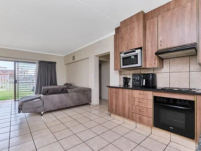 2 Bedroom Apartment For Sale in Midrand - OjFz.webp