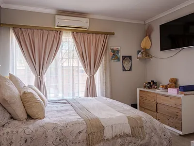 3 Bedroom Townhouse For Sale in Wierda Park, Centurion - d7ux.webp