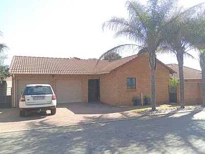 2 Bedroom Townhouse For Sale in Pretoria - BhIo.webp
