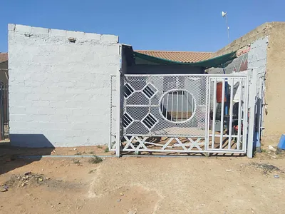 7 Bedroom House For Sale in Centurion - 7in5.webp