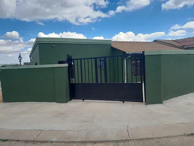 7 Bedroom House For Sale in Olievenhoutbosch, Centurion - m4bz.webp