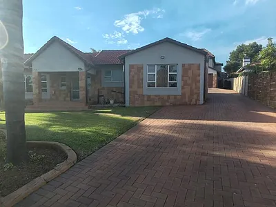 4 Bedroom House For Sale in Centurion - HGOv.webp