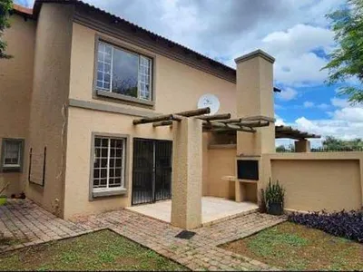 2 Bedroom Townhouse For Sale in Pretoria - img