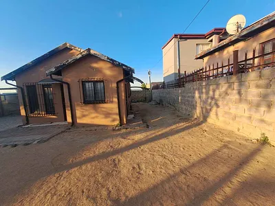 2 Bedroom House To Rent in Olievenhoutbosch, Centurion - sua0.webp