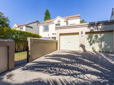 3 Bedroom Townhouse For Sale in Pretoria - img