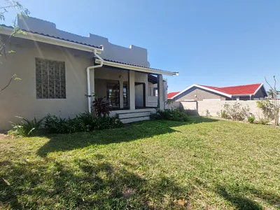 3 Bedroom House For Sale in Stanger - SATb.webp