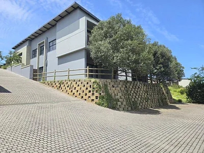 3 Bedroom Townhouse For Sale in Ballito - VQ5o.webp
