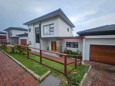 3 Bedroom Apartment For Sale in Ballito - lnR3.webp