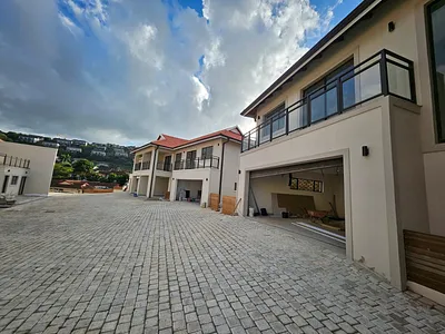 4 Bedroom Townhouse To Rent in Ballito - hWy5.webp