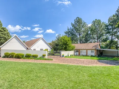 5 Bedroom House For Sale in Randburg - d4vz.webp