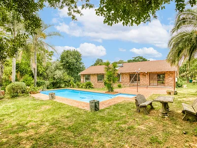 4 Bedroom House For Sale in Randburg - sO3b.webp