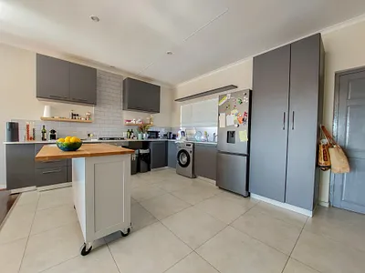 3 Bedroom Apartment To Rent in Randburg - rngL.webp