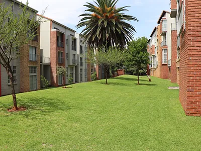 1 Bedroom Apartment For Sale in Johannesburg - img