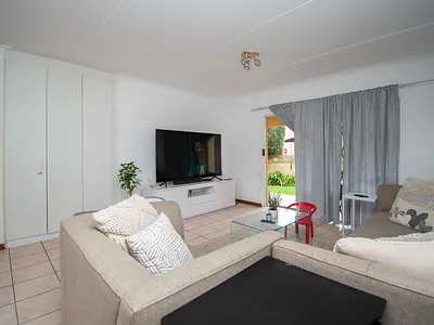 2 Bedroom Apartment For Sale in Sandton - rIfc.webp