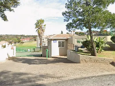 2 Bedroom Apartment For Sale in Roodepoort - img
