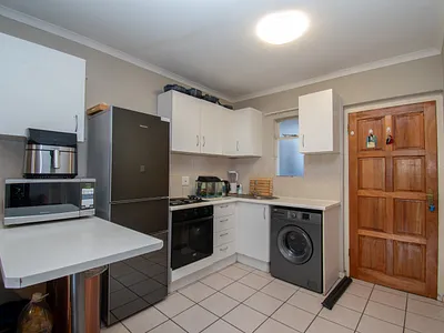 2 Bedroom Apartment For Sale in Randburg - qq55.webp