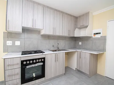 2 Bedroom Apartment For Sale in Sandton - T6Zx.webp