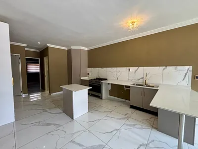 3 Bedroom Townhouse To Rent in Randburg - t430.webp