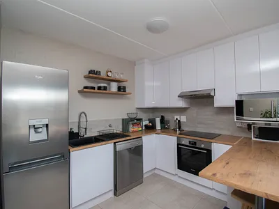 2 Bedroom Apartment To Rent in Randburg - JhvO.webp