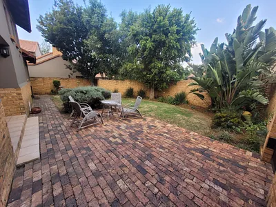 3 Bedroom Townhouse To Rent in Roodepoort - FnEo.webp