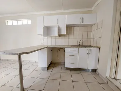 2 Bedroom Apartment To Rent in Johannesburg - rLlx.webp