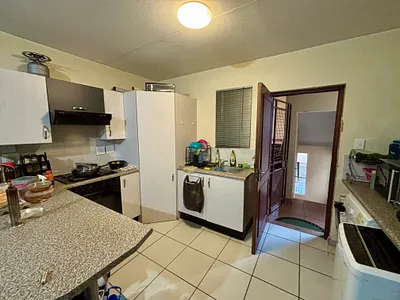 1 Bedroom Apartment To Rent in Randburg - aaPl.webp